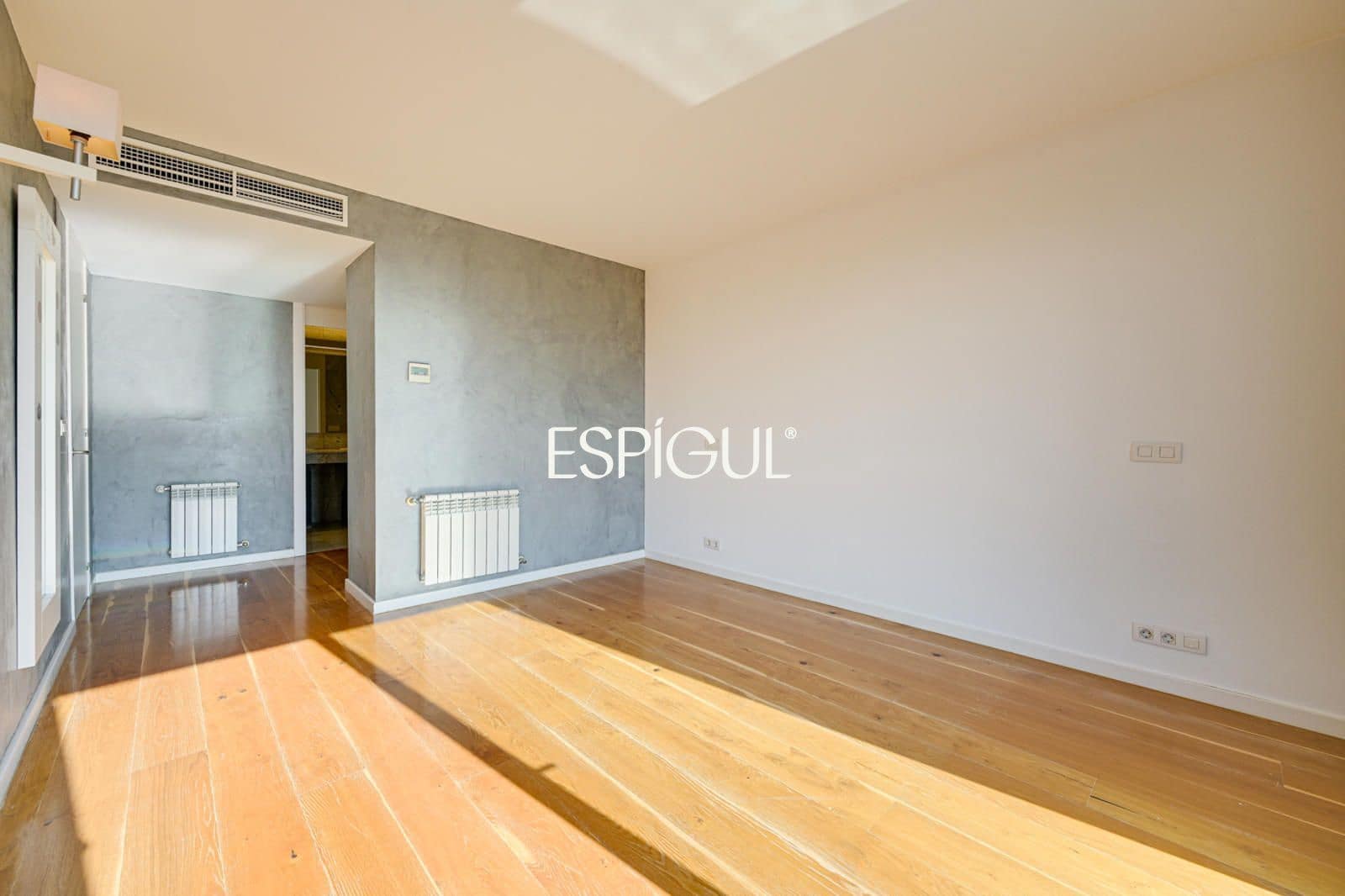 Chalet de 4 habitaciones en Sant Vicenç de Montalt en venta con piscina garaje - 889.000 € (Ref: 10016083)