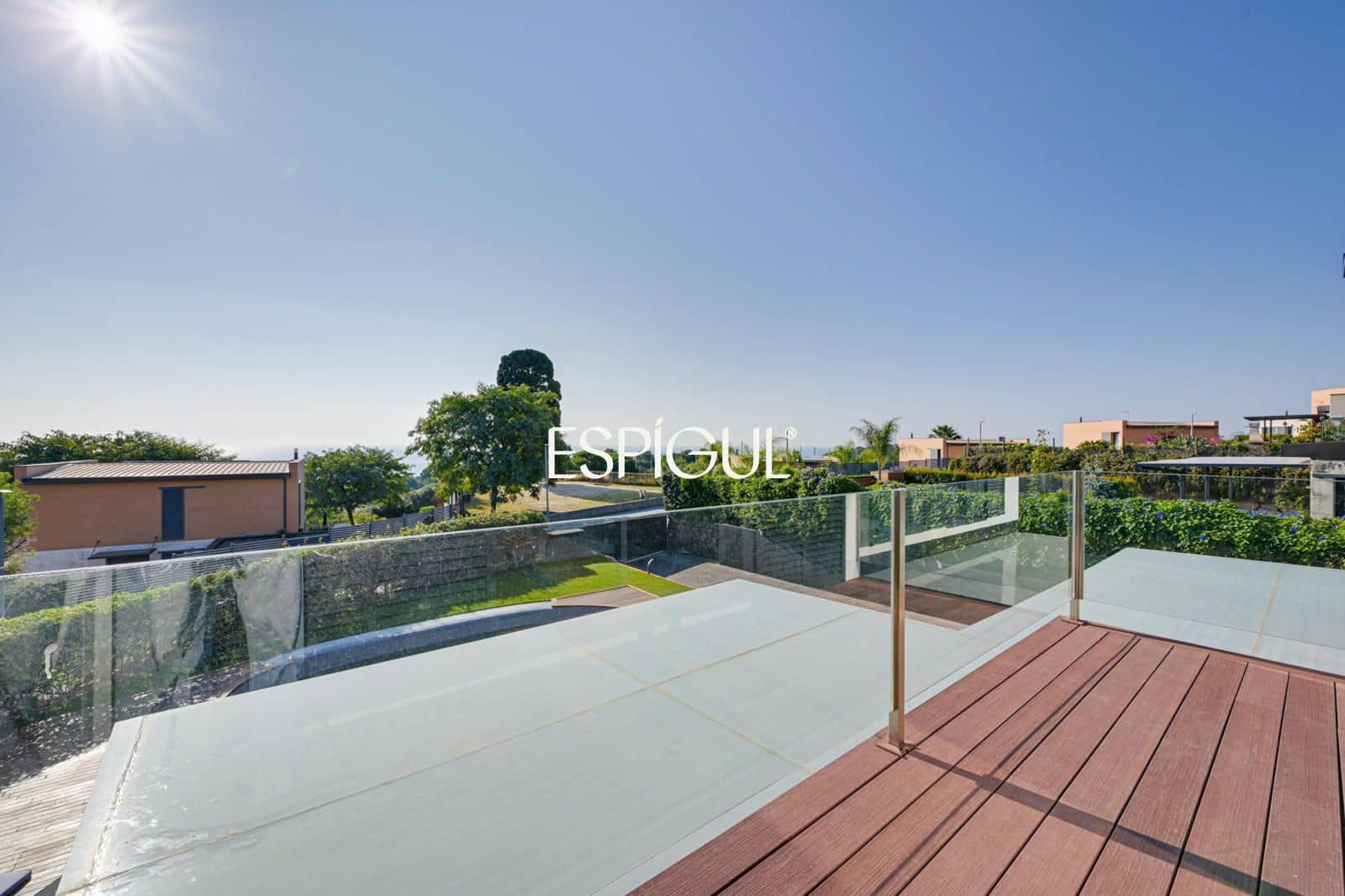 Chalet de 4 habitaciones en Sant Vicenç de Montalt en venta con piscina garaje - 889.000 € (Ref: 10016083)