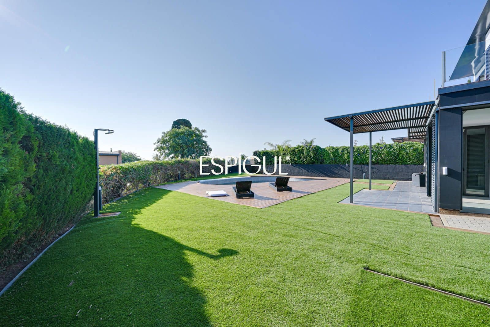 Chalet de 4 habitaciones en Sant Vicenç de Montalt en venta con piscina garaje - 889.000 € (Ref: 10016083)