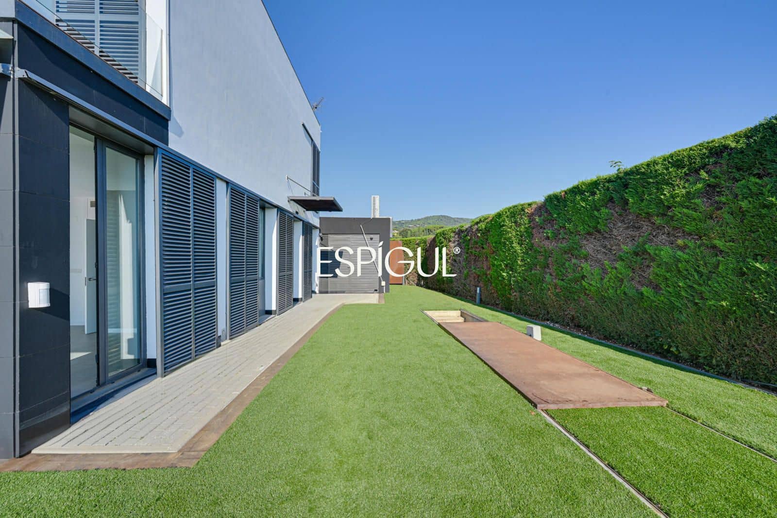 Chalet de 4 habitaciones en Sant Vicenç de Montalt en venta con piscina garaje - 889.000 € (Ref: 10016083)