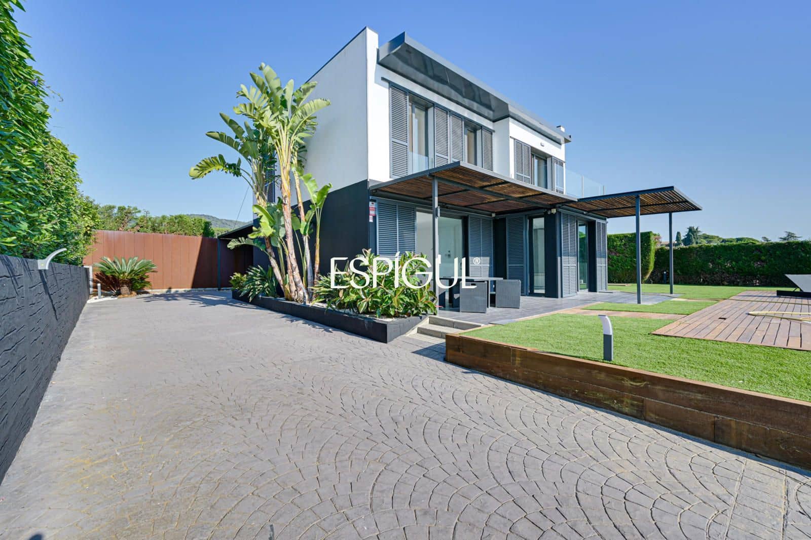 Chalet de 4 habitaciones en Sant Vicenç de Montalt en venta con piscina garaje - 889.000 € (Ref: 10016083)