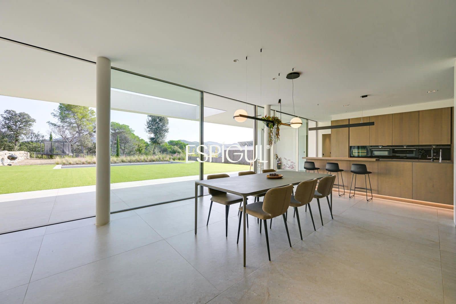 4 Zimmer Villa zu verkaufen in Vallromanes mit Pool Garage - 1.350.000 € (Ref: 10016084)