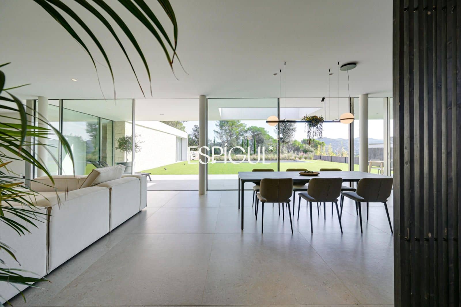 4 Zimmer Villa zu verkaufen in Vallromanes mit Pool Garage - 1.350.000 € (Ref: 10016084)