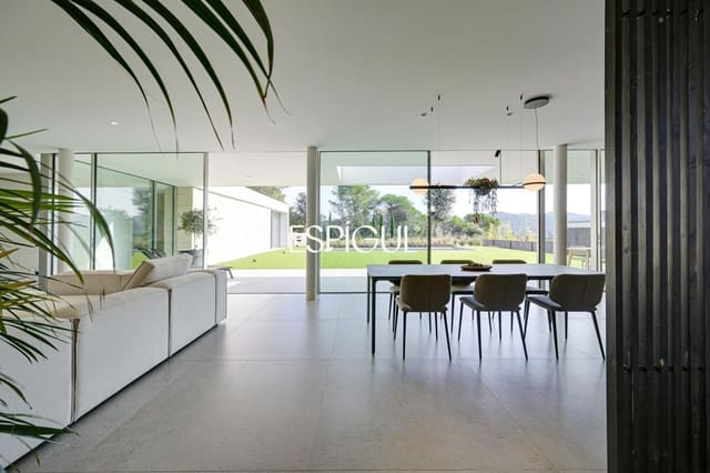 4 Zimmer Villa zu verkaufen in Vallromanes mit Pool Garage - 1.350.000 € (Ref: 10016084)