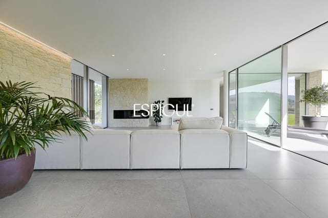 4 Zimmer Villa zu verkaufen in Vallromanes mit Pool Garage - 1.350.000 € (Ref: 10016084)