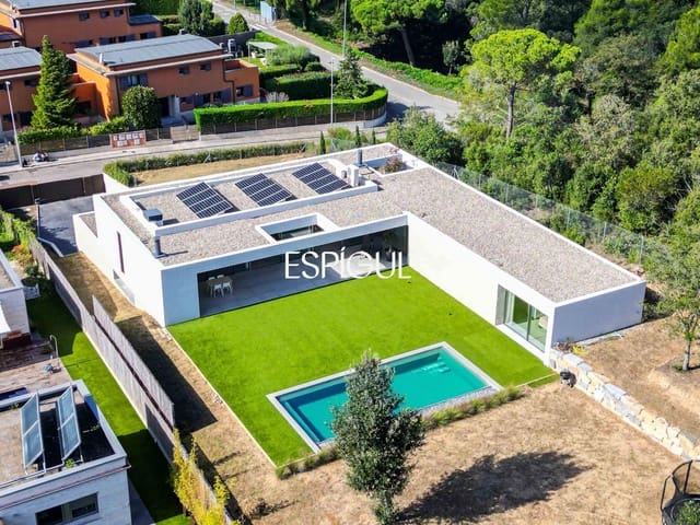4 Zimmer Villa zu verkaufen in Vallromanes mit Pool Garage - 1.350.000 € (Ref: 10016084)
