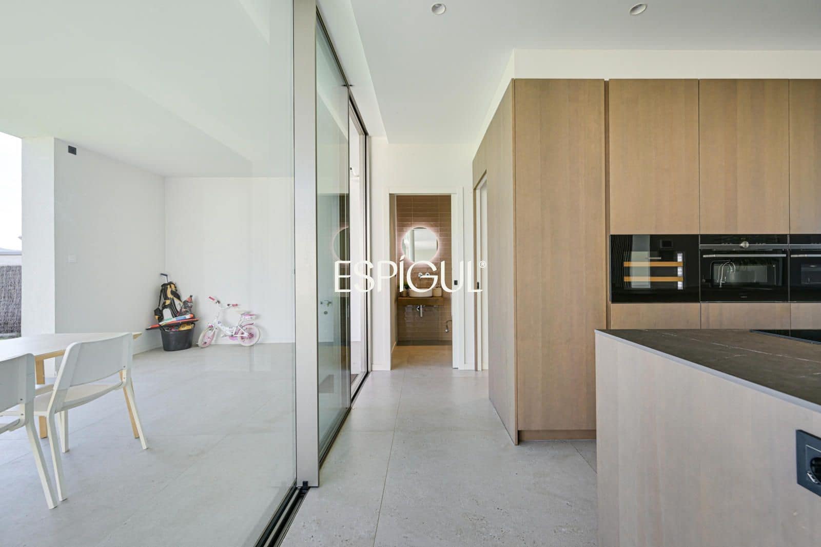 4 Zimmer Villa zu verkaufen in Vallromanes mit Pool Garage - 1.350.000 € (Ref: 10016084)
