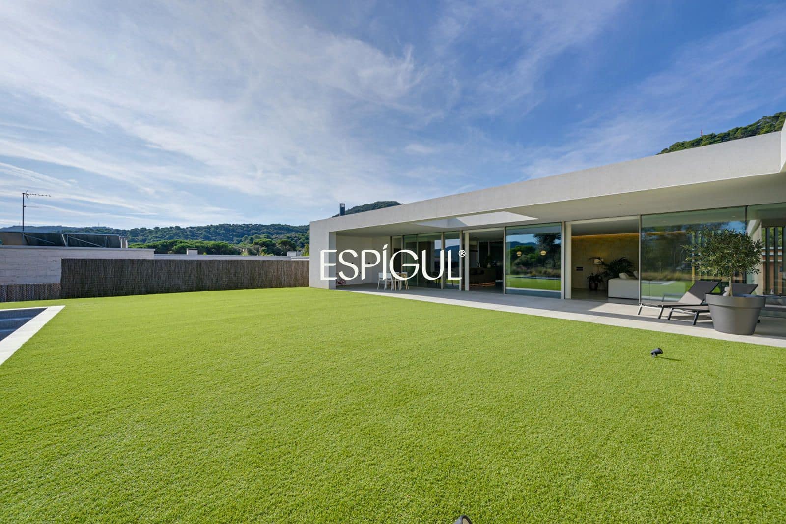 4 Zimmer Villa zu verkaufen in Vallromanes mit Pool Garage - 1.350.000 € (Ref: 10016084)