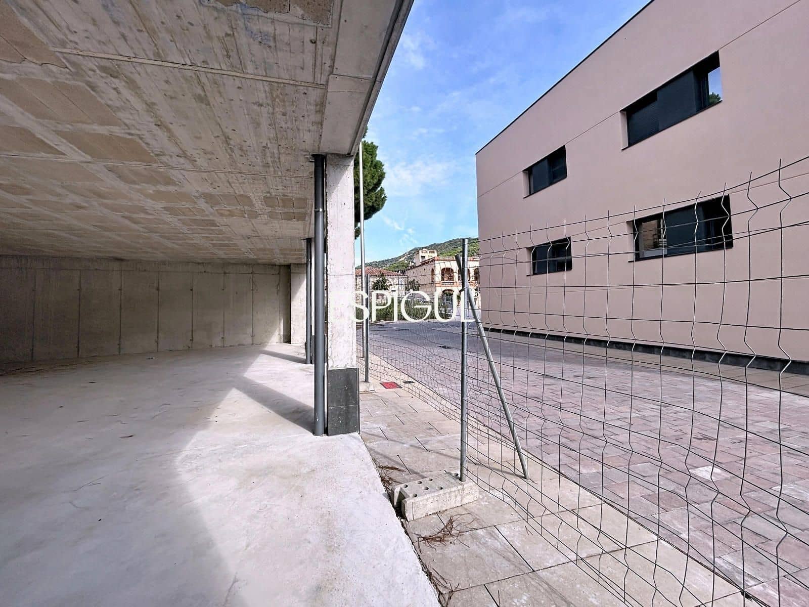 Comercial para arrendar em Teia - 1 600 € (Ref: 10016086)