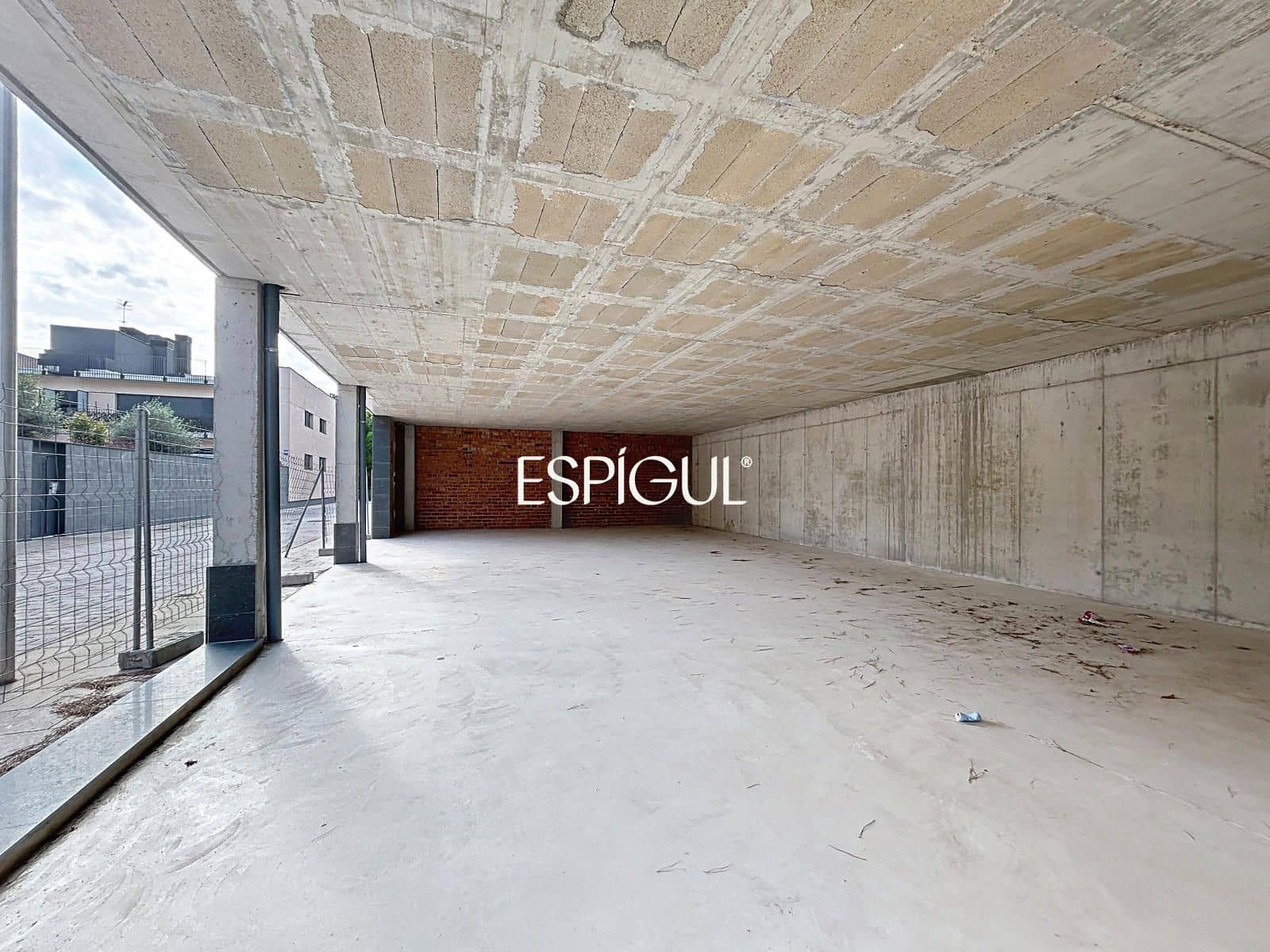 Comercial para arrendar em Teia - 1 600 € (Ref: 10016086)