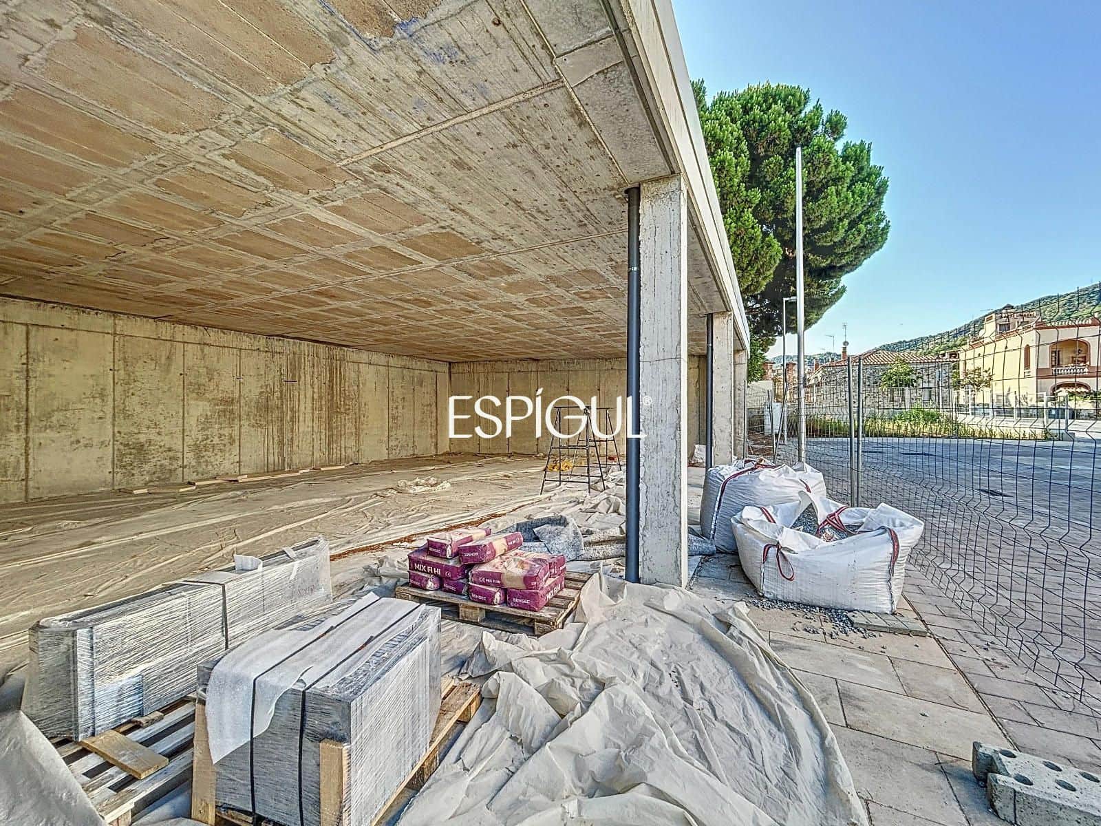 Comercial para arrendar em Teia - 1 600 € (Ref: 10016086)