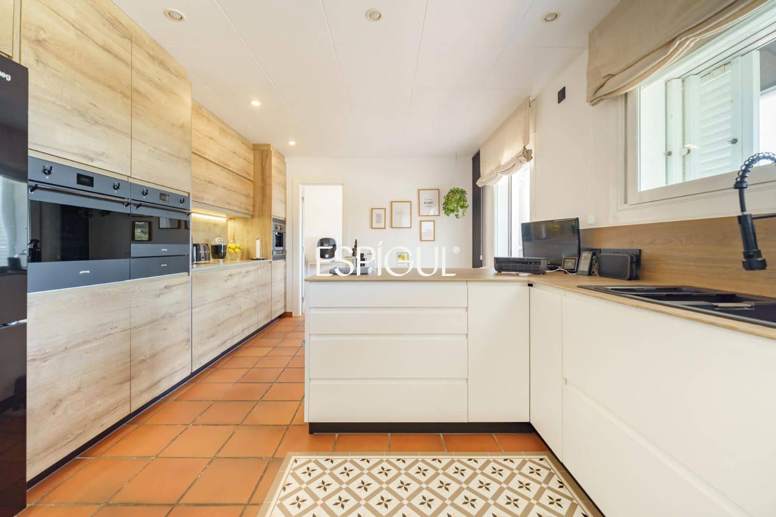 6 bedroom Townhouse for sale in Sant Andreu de Llavaneres with pool garage - € 970,000 (Ref: 10035706)
