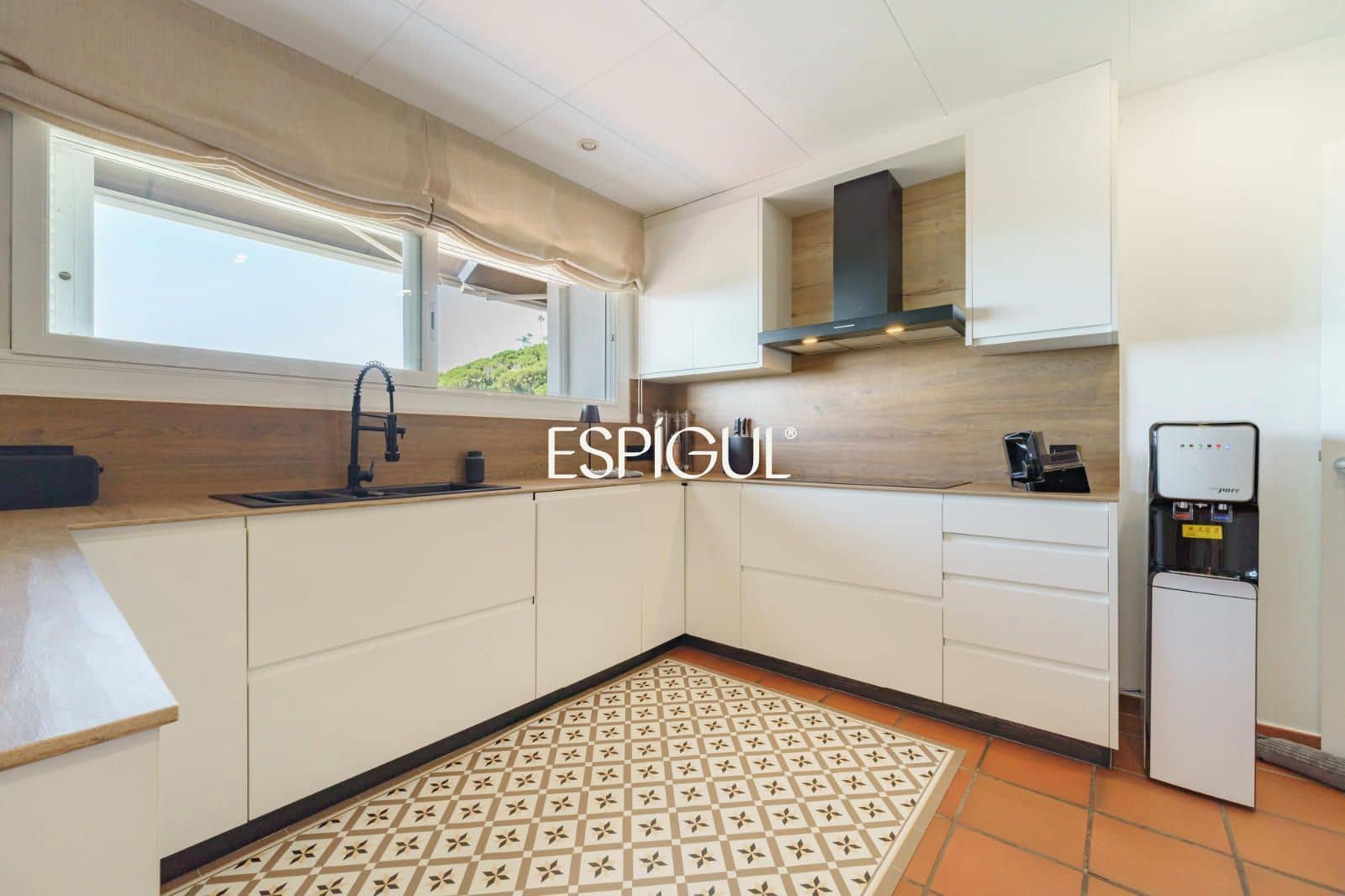 6 bedroom Townhouse for sale in Sant Andreu de Llavaneres with pool garage - € 970,000 (Ref: 10035706)
