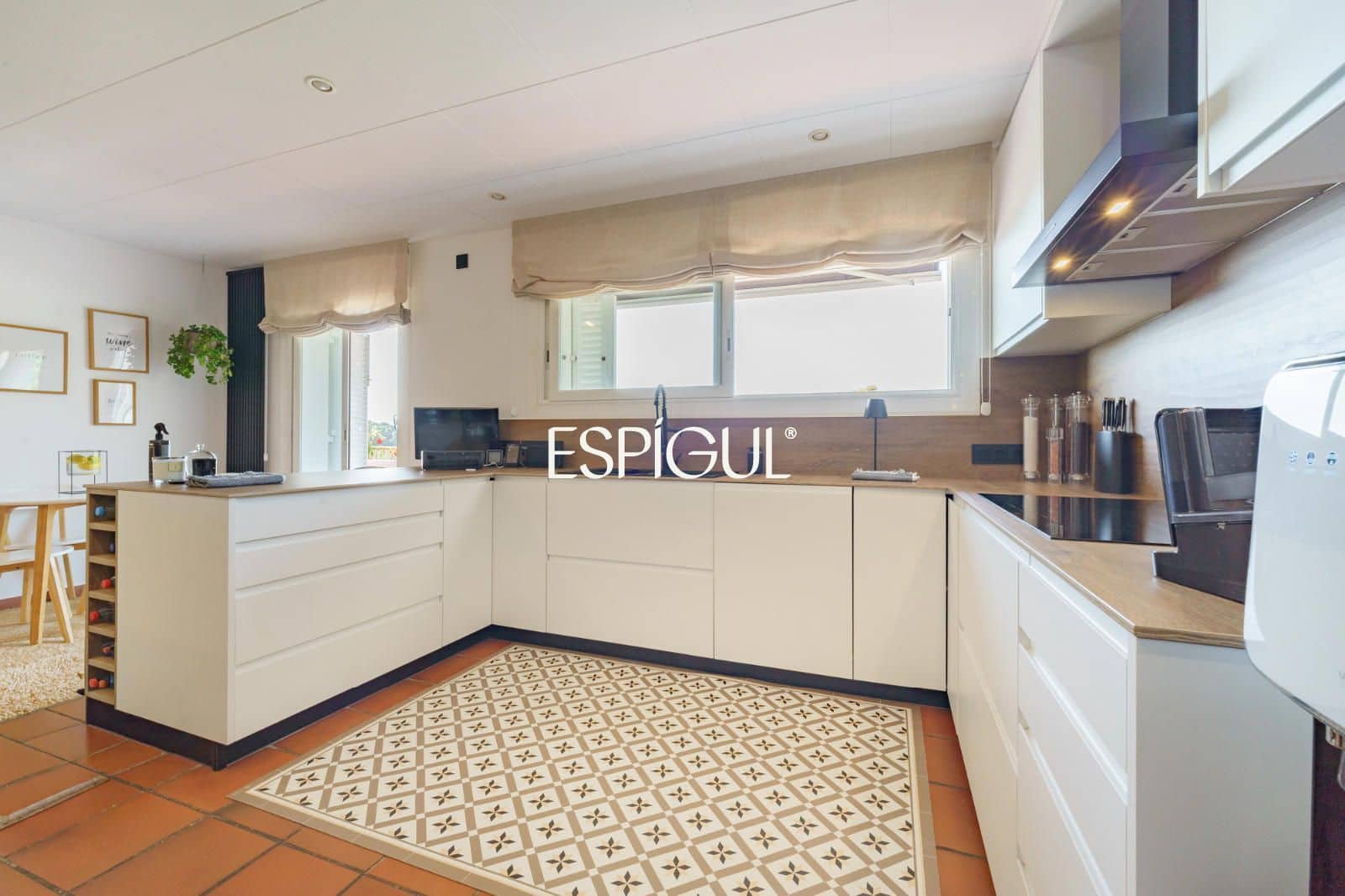 6 bedroom Townhouse for sale in Sant Andreu de Llavaneres with pool garage - € 970,000 (Ref: 10035706)