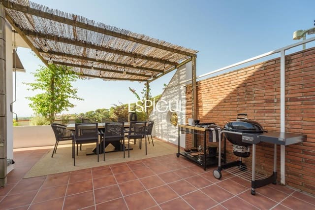 6 bedroom Townhouse for sale in Sant Andreu de Llavaneres with pool garage - € 970,000 (Ref: 10035706)