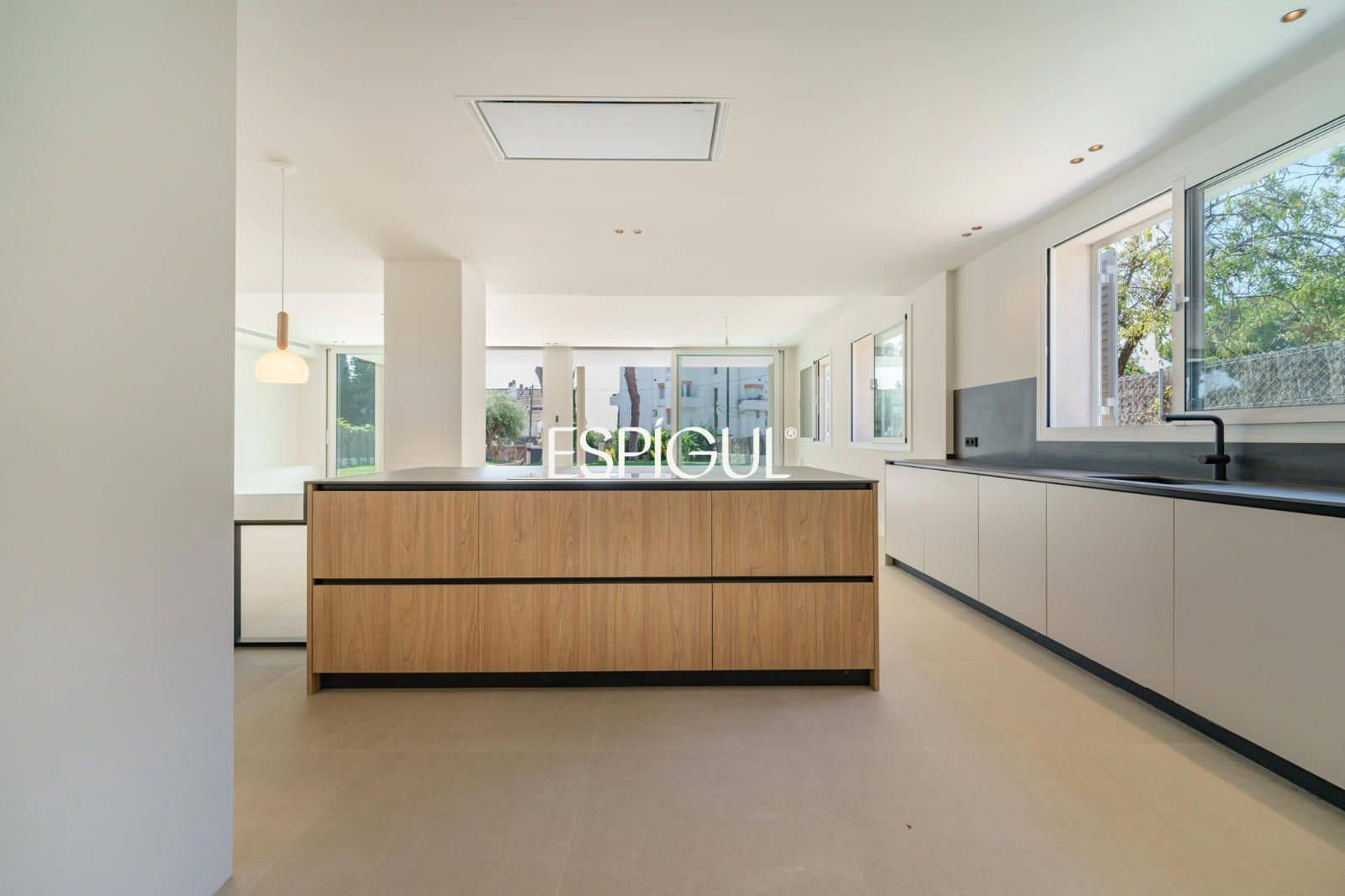 5 quarto Moradia para venda em Sant Andreu de Llavaneres com piscina garagem - 1 450 000 € (Ref: 10037740)