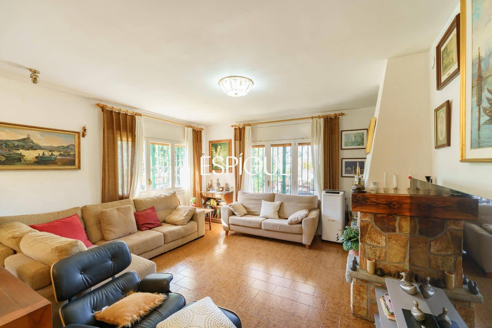 6 Zimmer Villa zu verkaufen in Vilassar de Dalt mit Pool Garage - 880.000 € (Ref: 10045730)