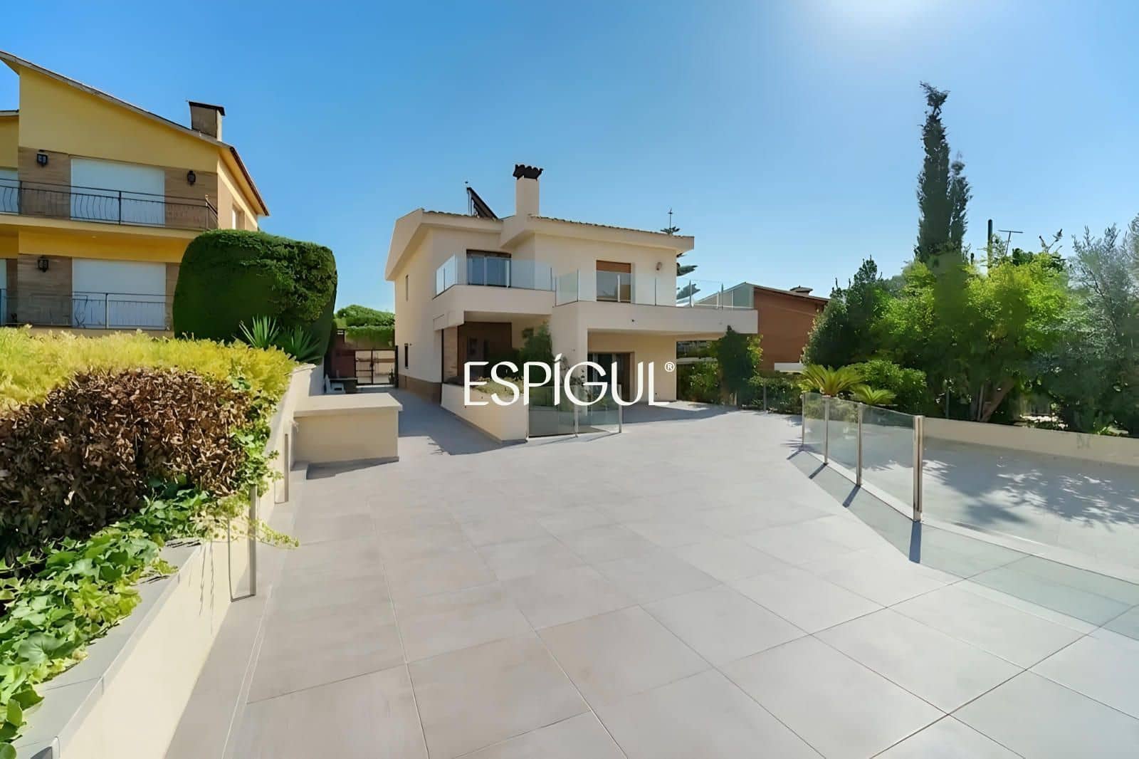 6 Zimmer Villa zu verkaufen in Vilassar de Dalt mit Pool Garage - 880.000 € (Ref: 10045730)