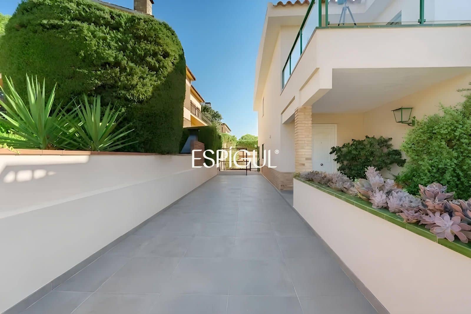 6 Zimmer Villa zu verkaufen in Vilassar de Dalt mit Pool Garage - 880.000 € (Ref: 10045730)