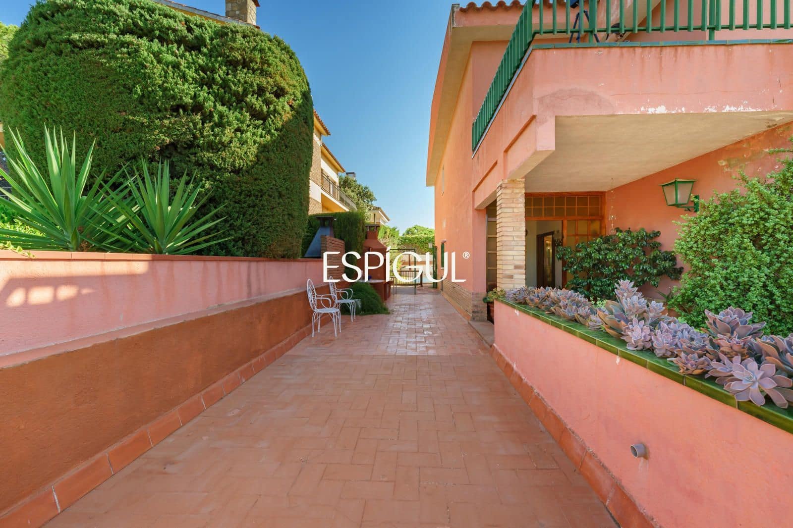 6 Zimmer Villa zu verkaufen in Vilassar de Dalt mit Pool Garage - 880.000 € (Ref: 10045730)