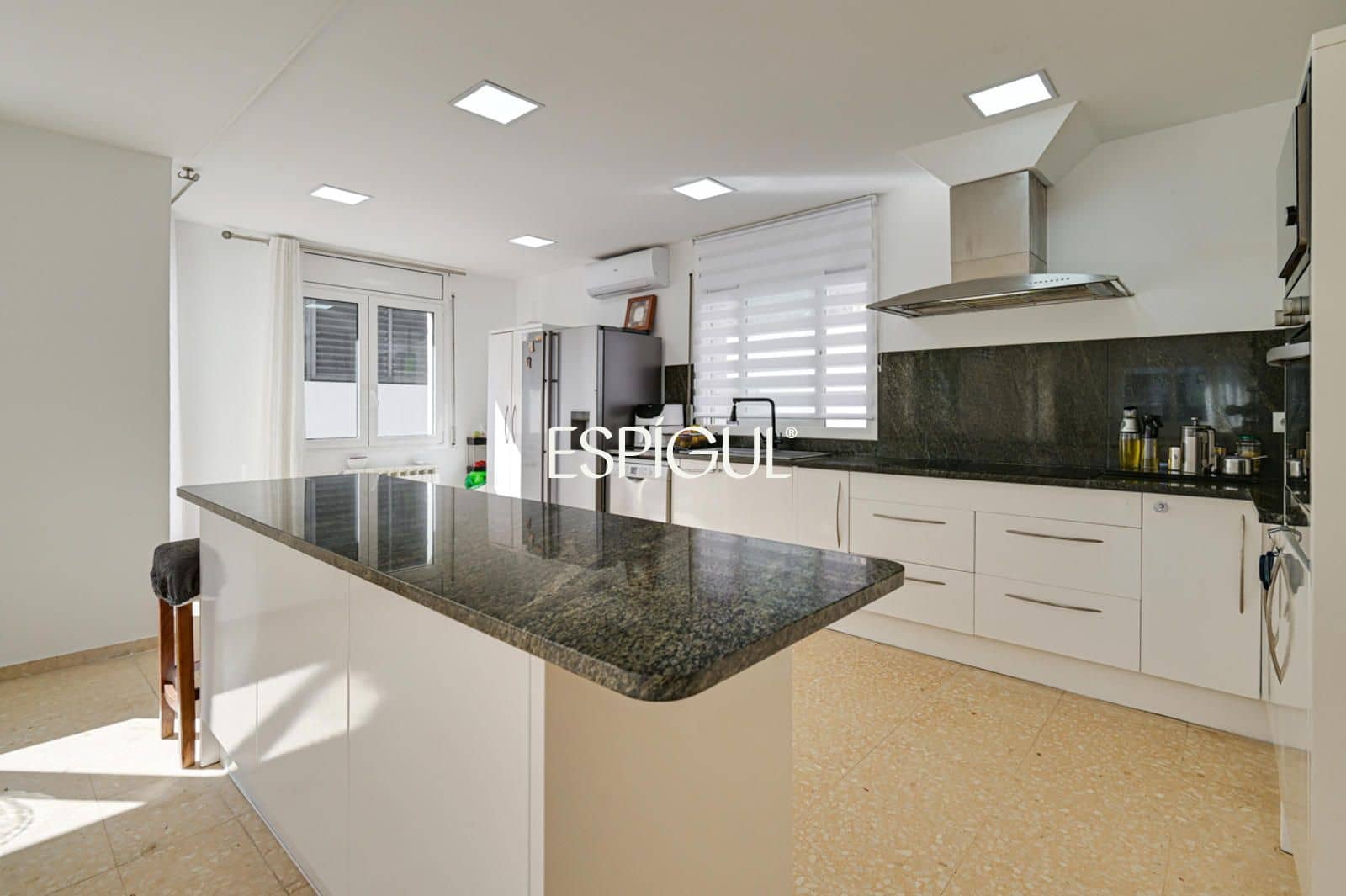 Chalet de 5 habitaciones en Alella en venta con piscina garaje - 1.200.000 € (Ref: 10060185)