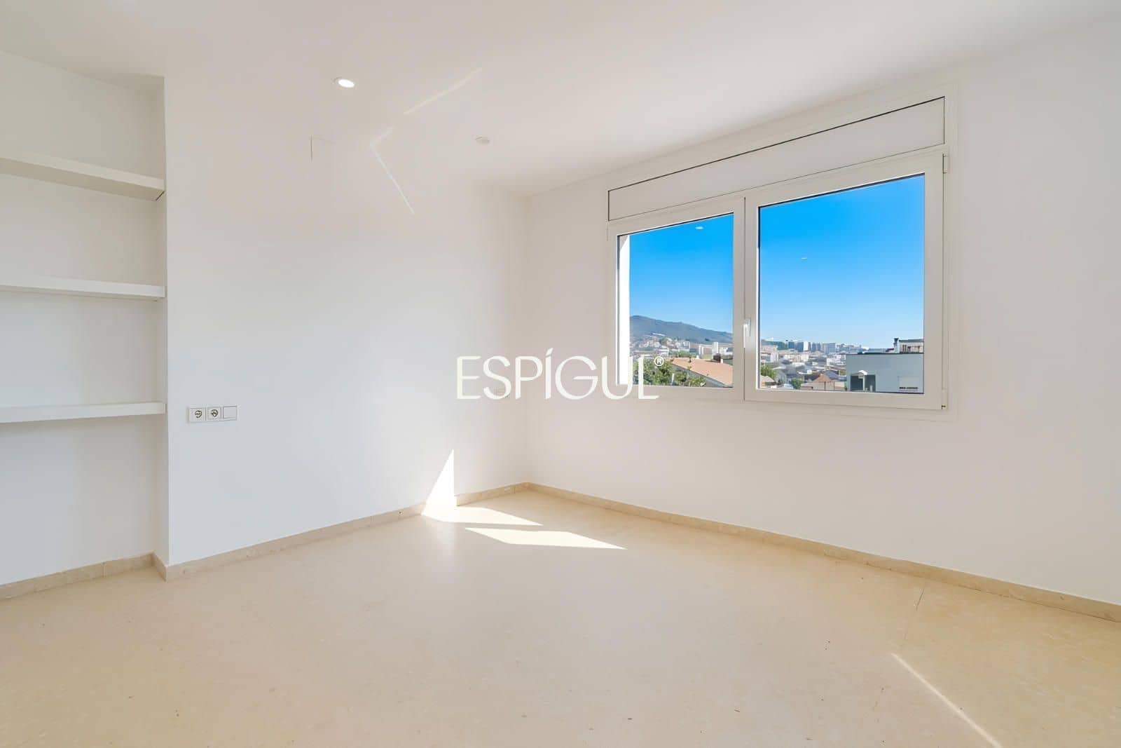 Chalet de 5 habitaciones en Alella en venta con piscina garaje - 1.200.000 € (Ref: 10060185)