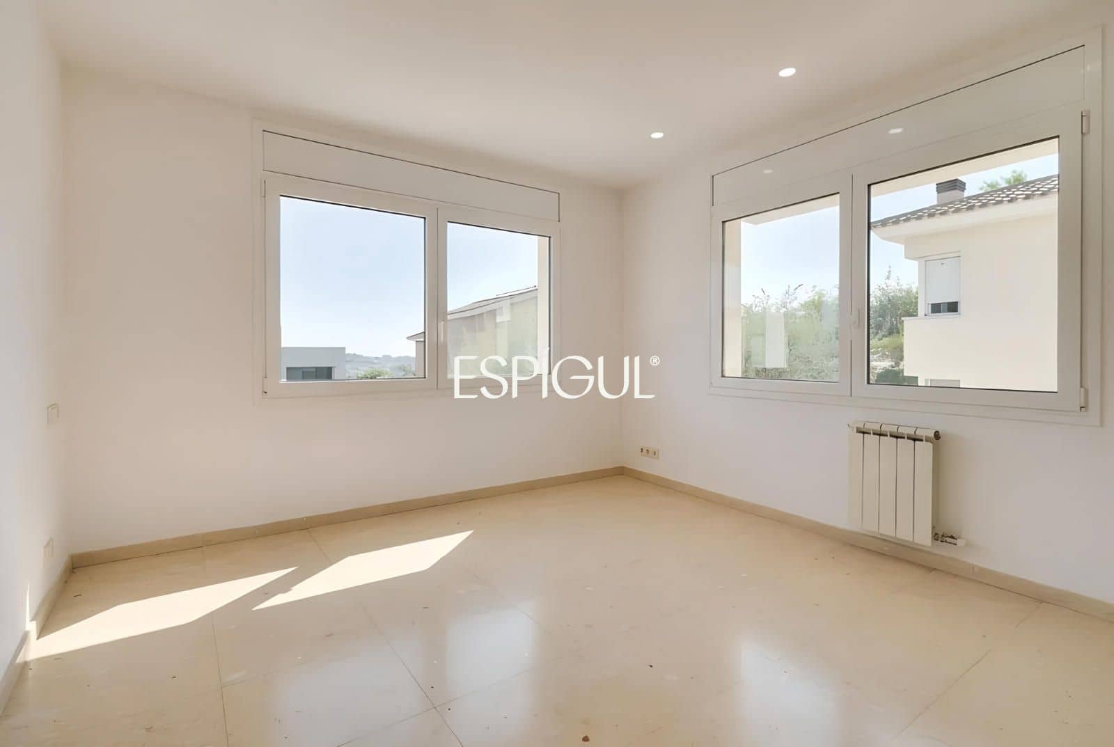 Chalet de 5 habitaciones en Alella en venta con piscina garaje - 1.200.000 € (Ref: 10060185)