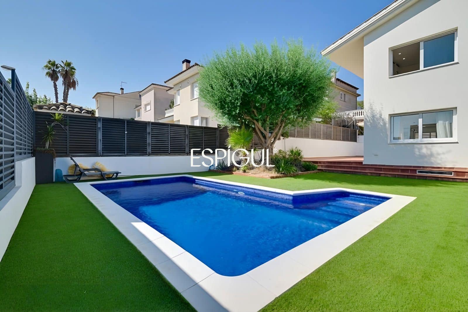 Chalet de 5 habitaciones en Alella en venta con piscina garaje - 1.200.000 € (Ref: 10060185)