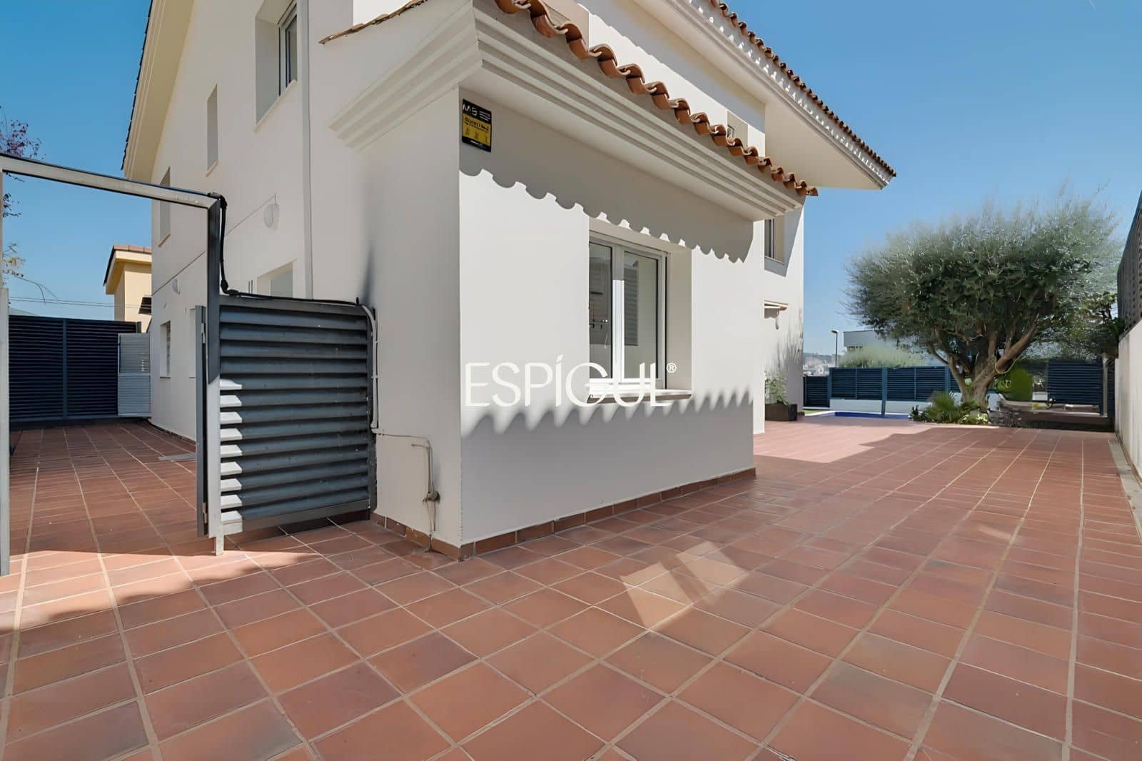 Chalet de 5 habitaciones en Alella en venta con piscina garaje - 1.200.000 € (Ref: 10060185)