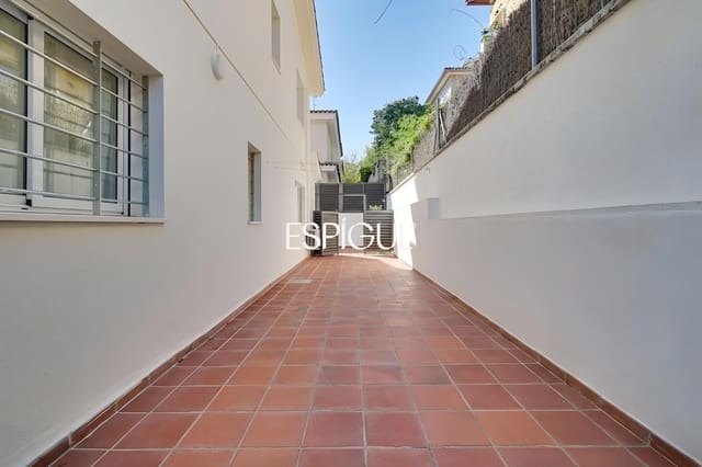 Chalet de 5 habitaciones en Alella en venta con piscina garaje - 1.200.000 € (Ref: 10060185)