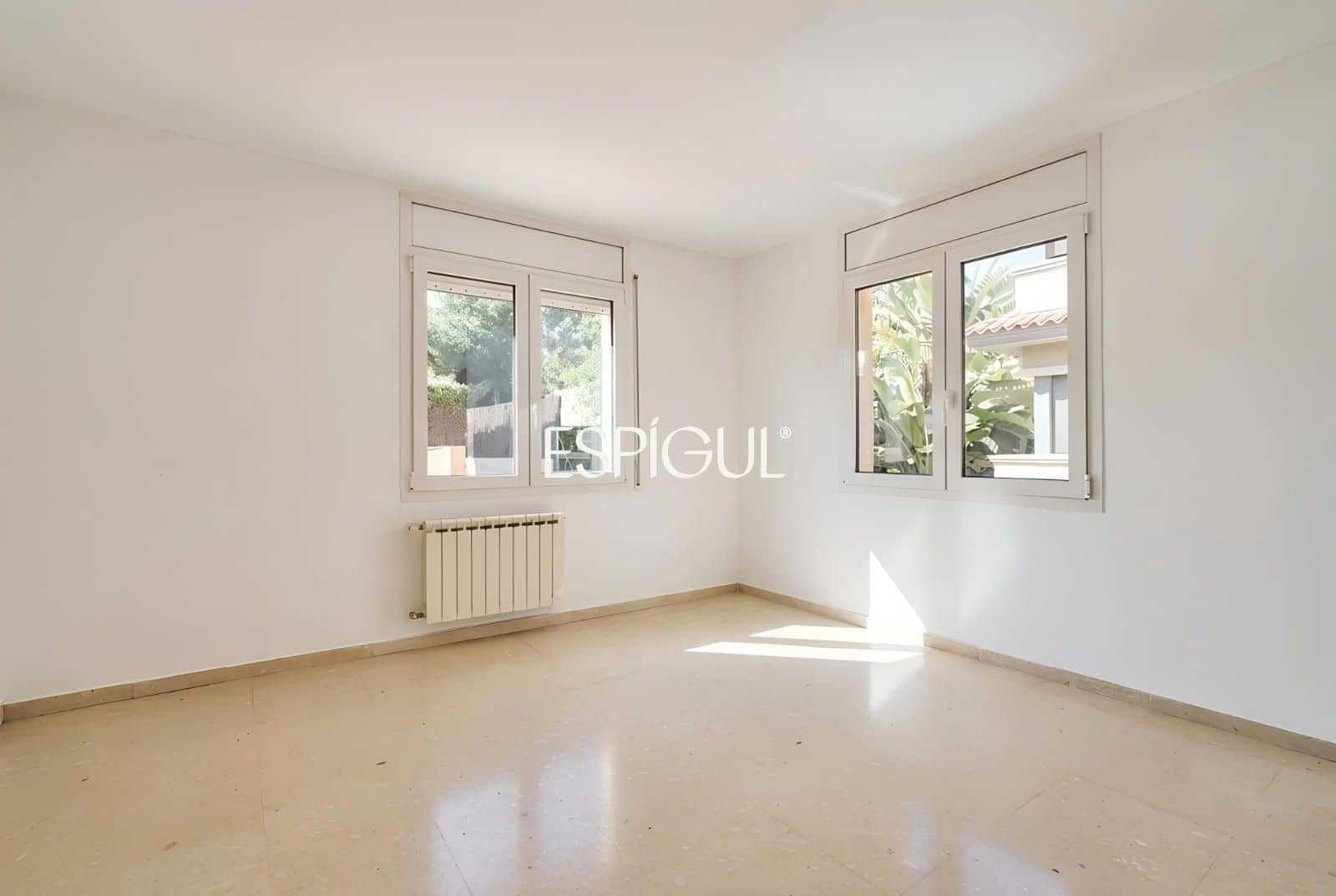Chalet de 5 habitaciones en Alella en venta con piscina garaje - 1.200.000 € (Ref: 10060185)