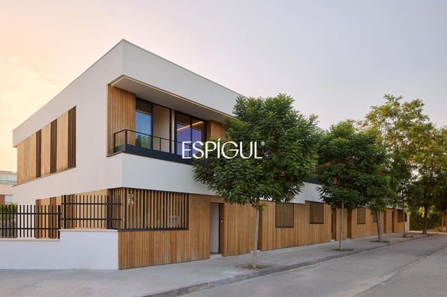 3 bedroom Townhouse for sale in Palafolls with garage - € 700,687 (Ref: 10093933)