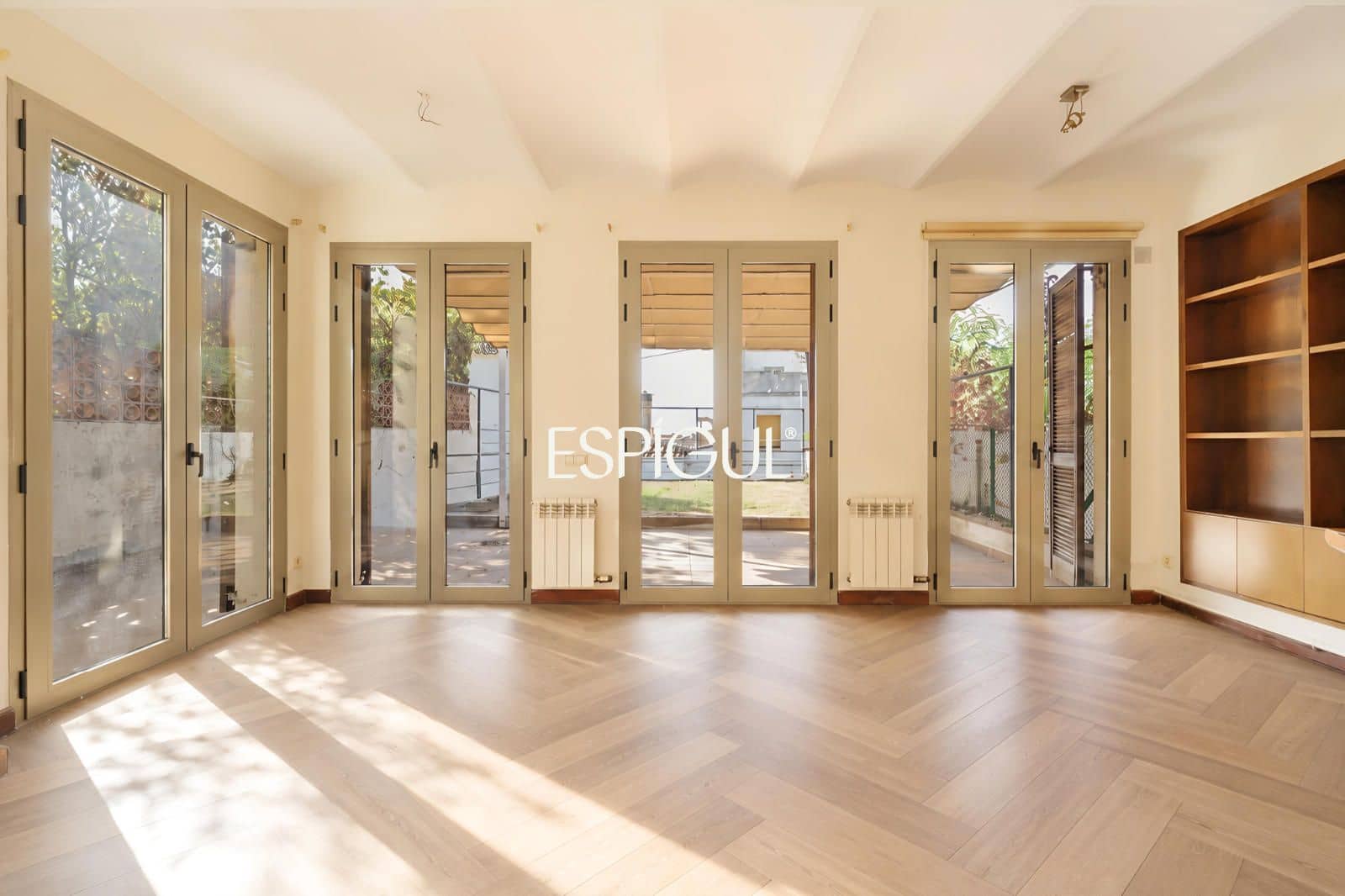 5 quarto Casa em Banda para venda em Premia de Dalt com garagem - 775 000 € (Ref: 10121052)