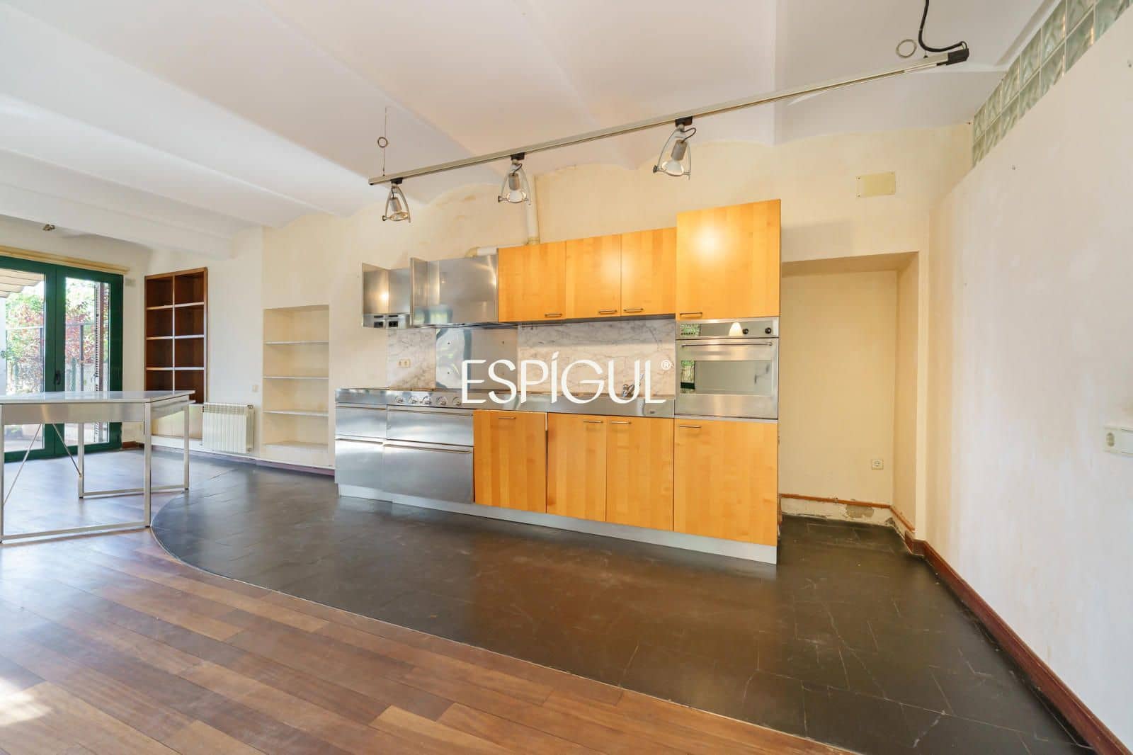 5 quarto Casa em Banda para venda em Premia de Dalt com garagem - 775 000 € (Ref: 10121052)