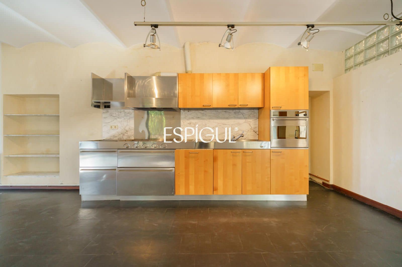 5 quarto Casa em Banda para venda em Premia de Dalt com garagem - 775 000 € (Ref: 10121052)