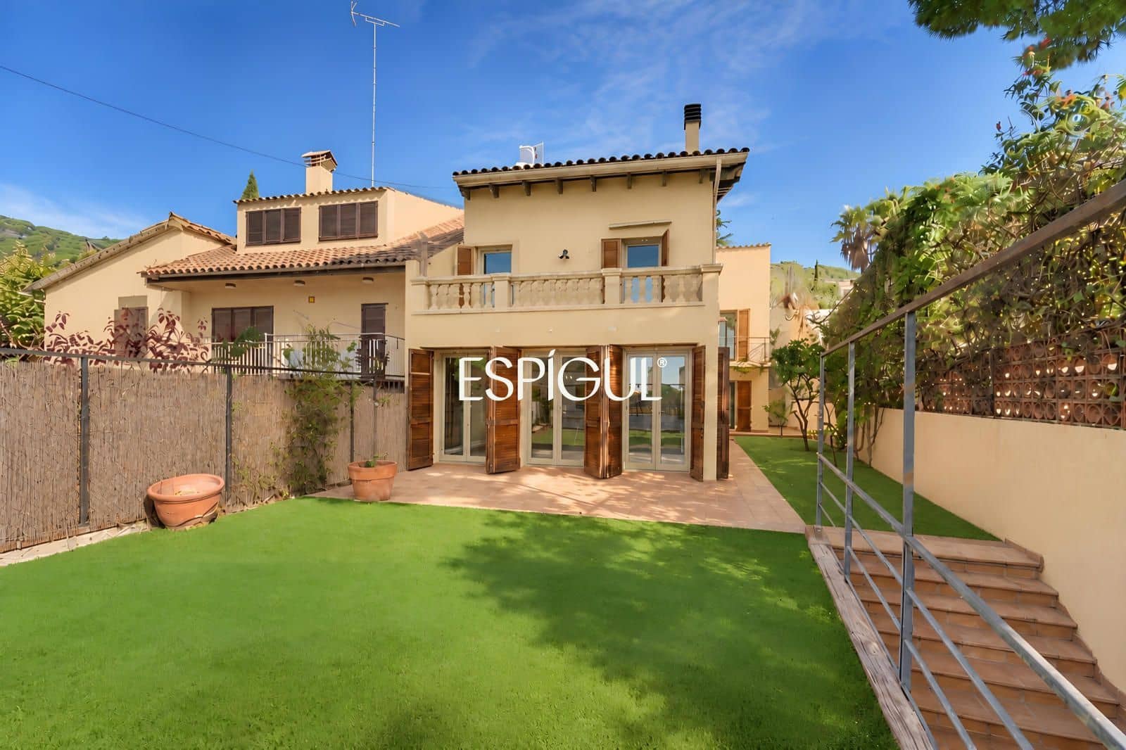 5 quarto Casa em Banda para venda em Premia de Dalt com garagem - 775 000 € (Ref: 10121052)