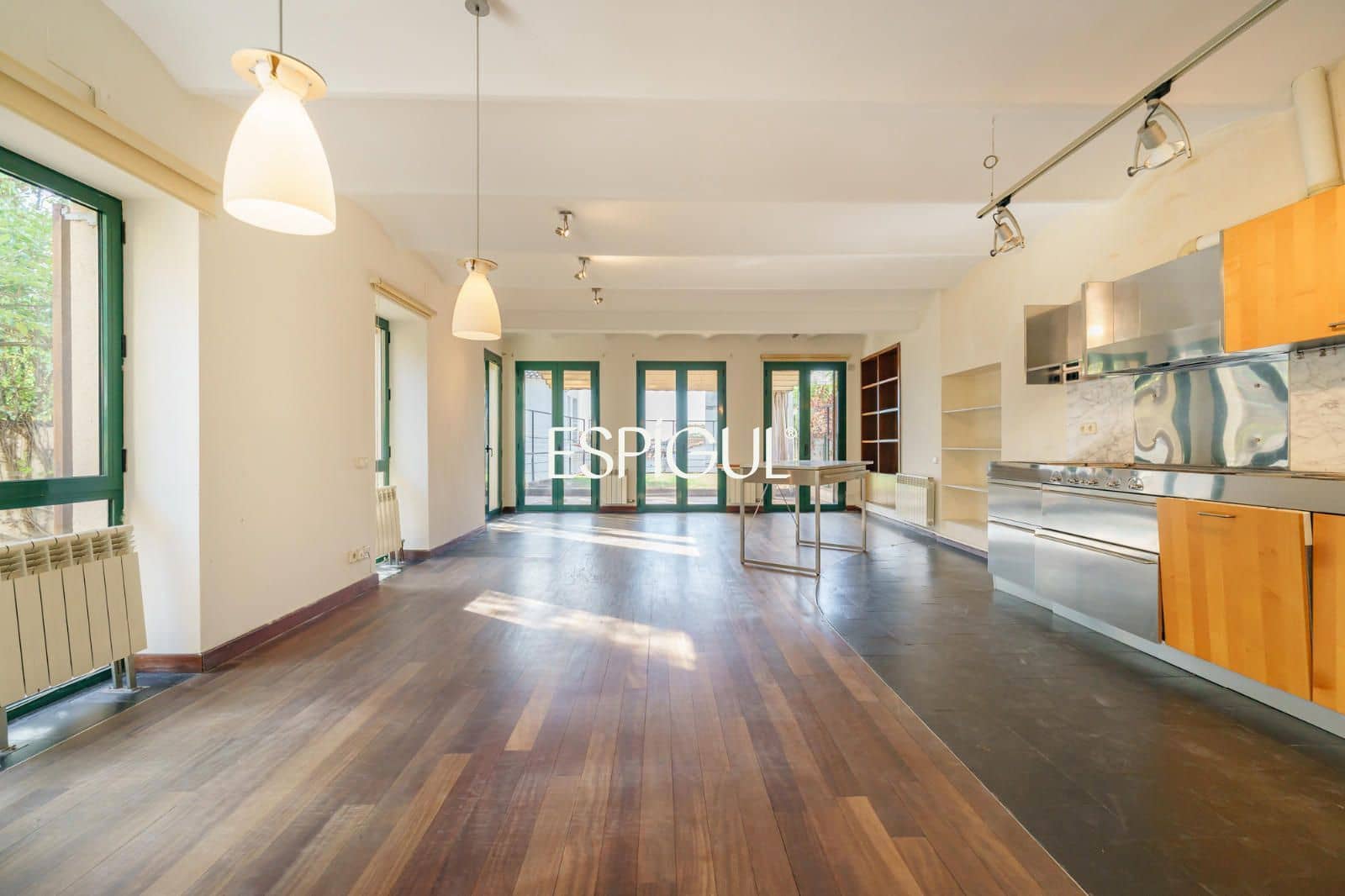 5 quarto Casa em Banda para venda em Premia de Dalt com garagem - 775 000 € (Ref: 10121052)