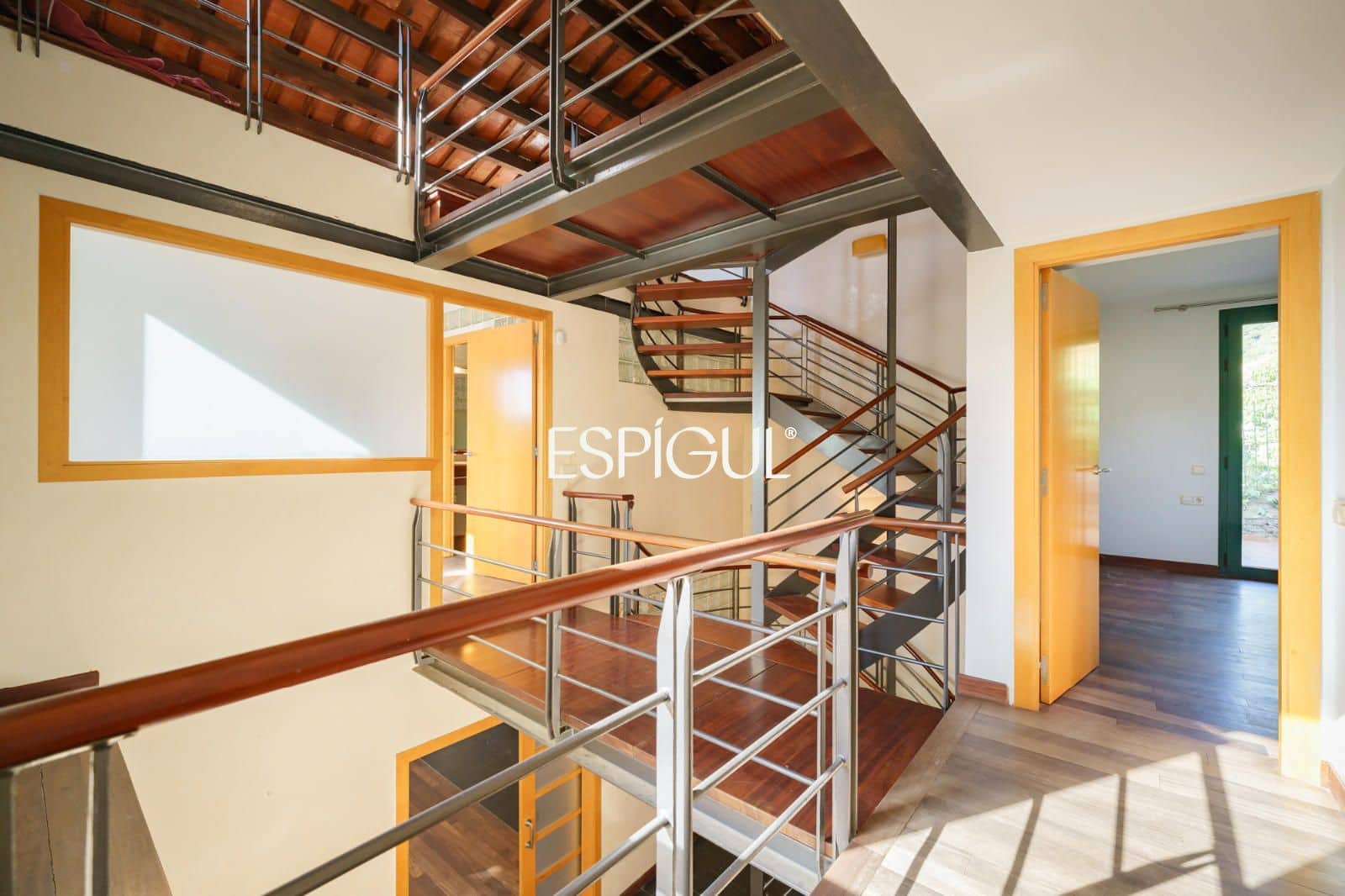 5 quarto Casa em Banda para venda em Premia de Dalt com garagem - 775 000 € (Ref: 10121052)