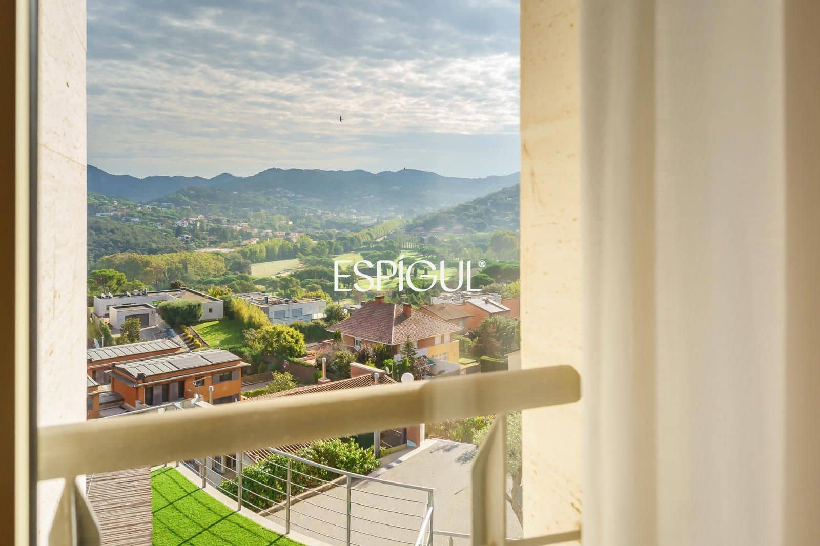 Casa de 5 habitaciones en Vallromanes en venta con piscina garaje - 725.000 € (Ref: 10130139)