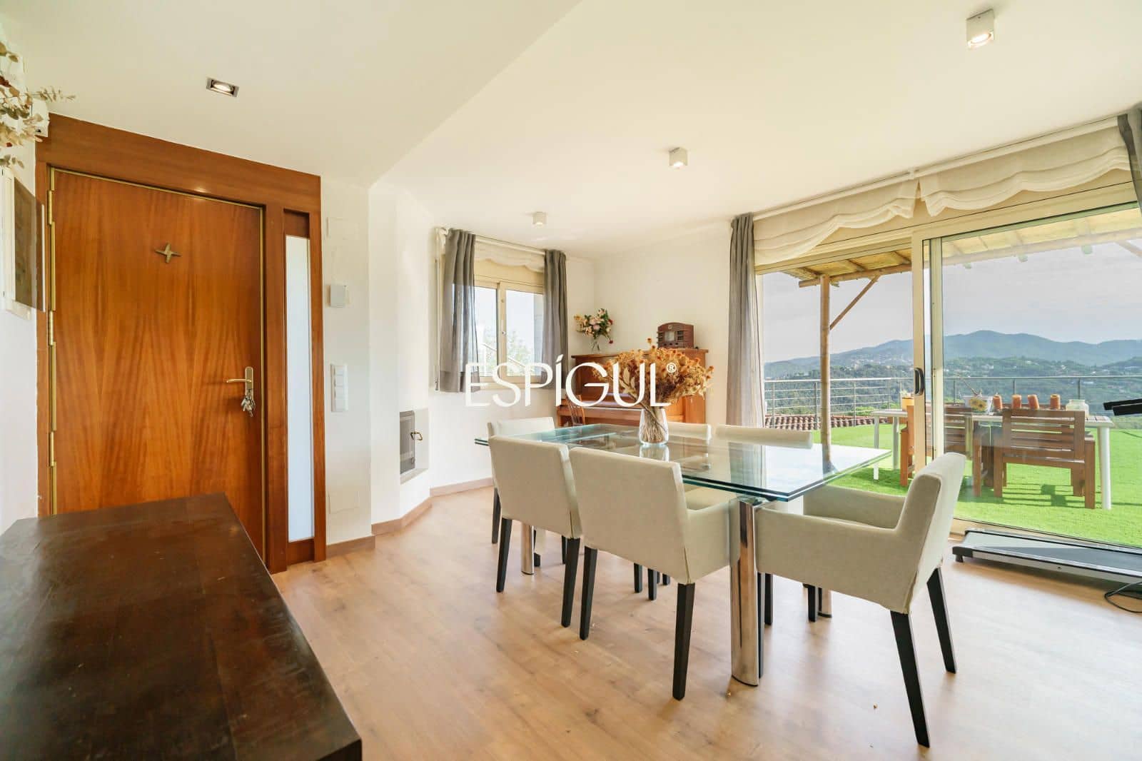 Casa de 5 habitaciones en Vallromanes en venta con piscina garaje - 725.000 € (Ref: 10130139)