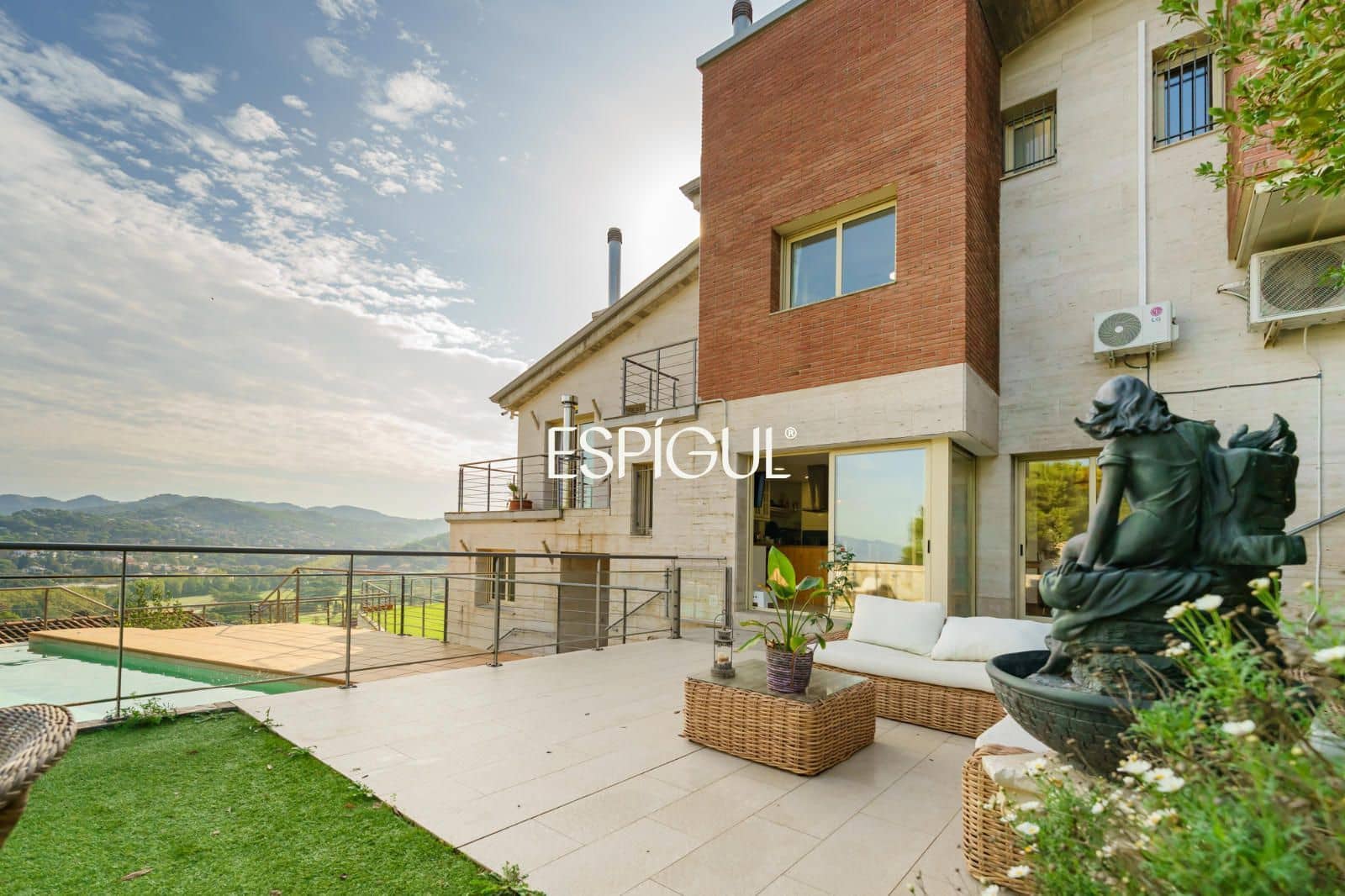 Casa de 5 habitaciones en Vallromanes en venta con piscina garaje - 725.000 € (Ref: 10130139)