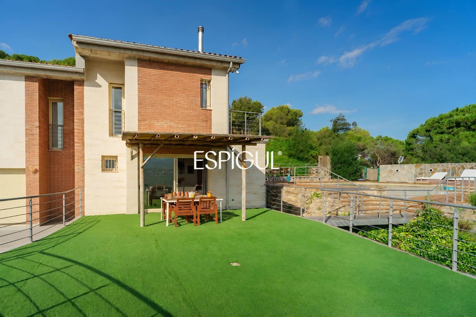 Casa de 5 habitaciones en Vallromanes en venta con piscina garaje - 725.000 € (Ref: 10130139)