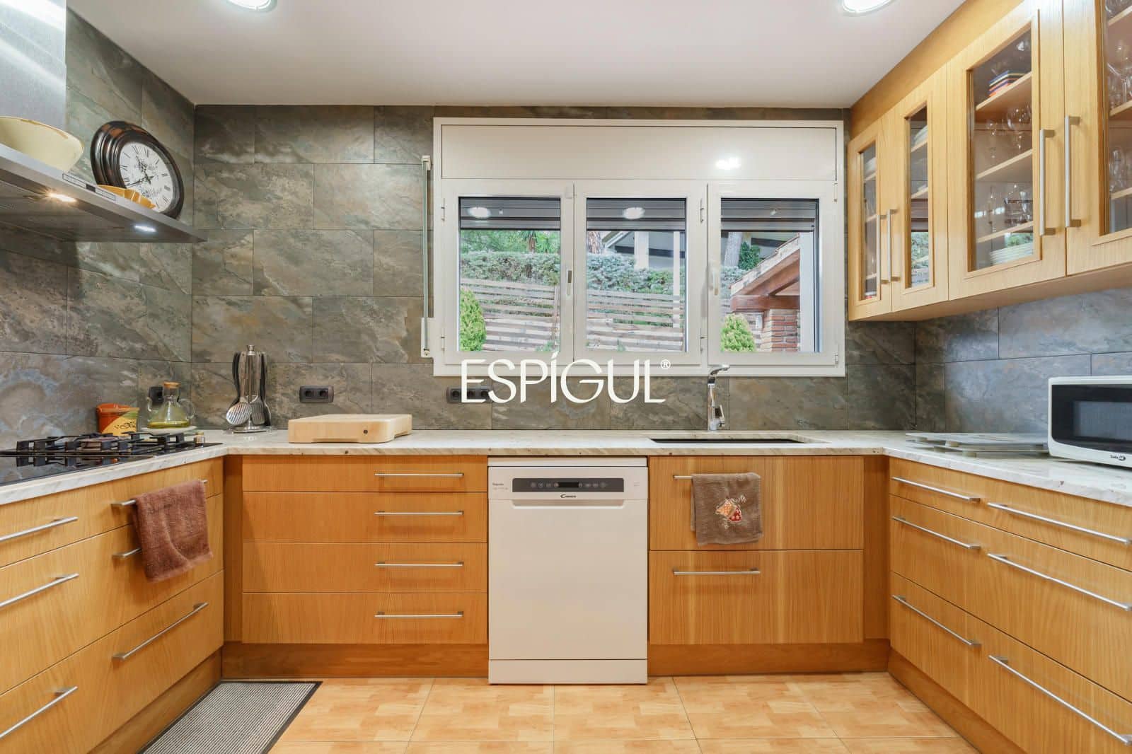 4 soveværelse Villa til salg i Vallromanes med swimmingpool garage - € 799.500 (Ref: 10135004)
