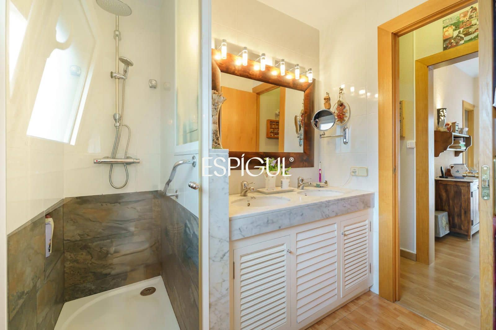 4 soveværelse Villa til salg i Vallromanes med swimmingpool garage - € 799.500 (Ref: 10135004)