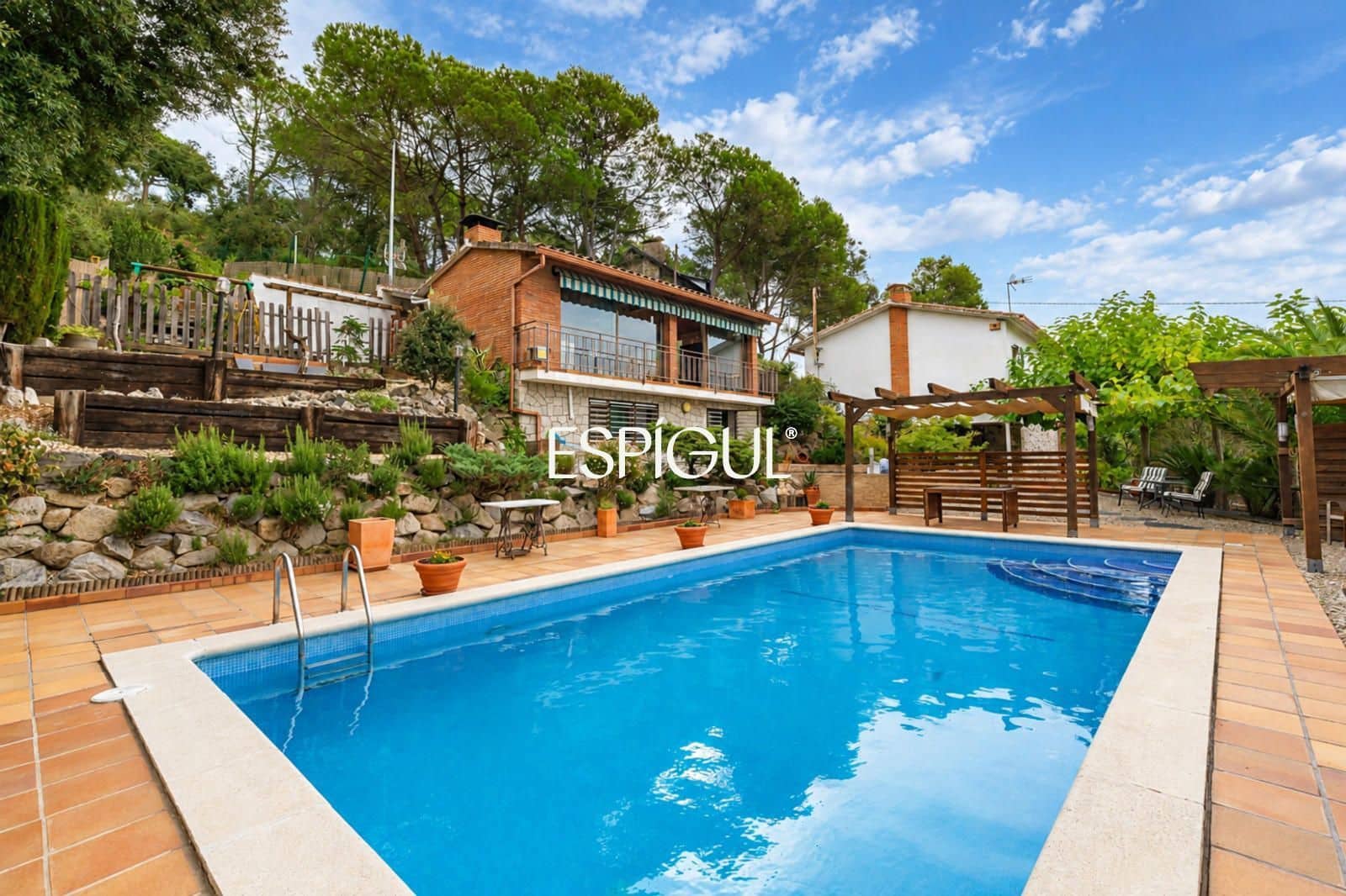 4 soveværelse Villa til salg i Vallromanes med swimmingpool garage - € 799.500 (Ref: 10135004)