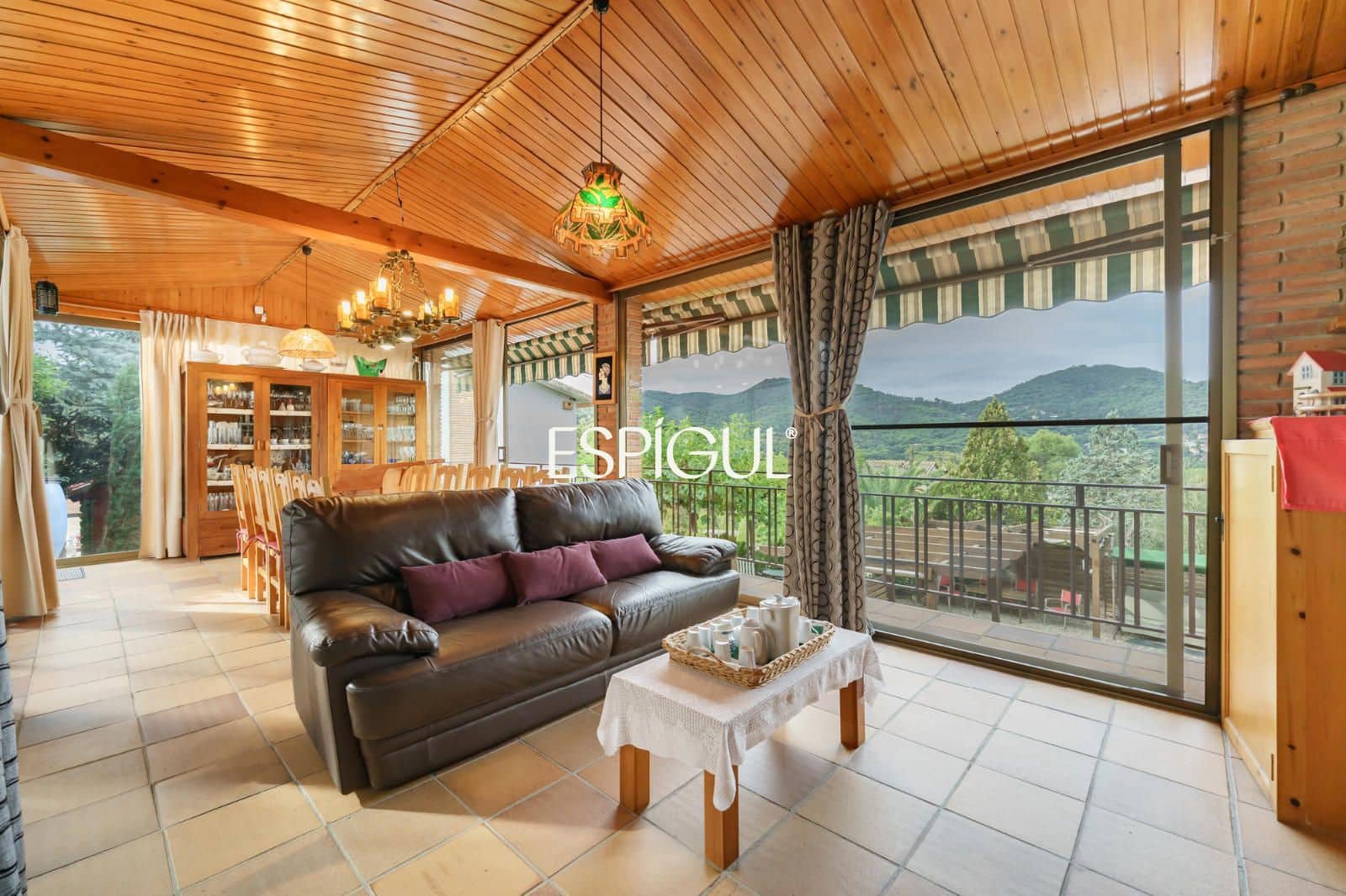 4 soveværelse Villa til salg i Vallromanes med swimmingpool garage - € 799.500 (Ref: 10135004)