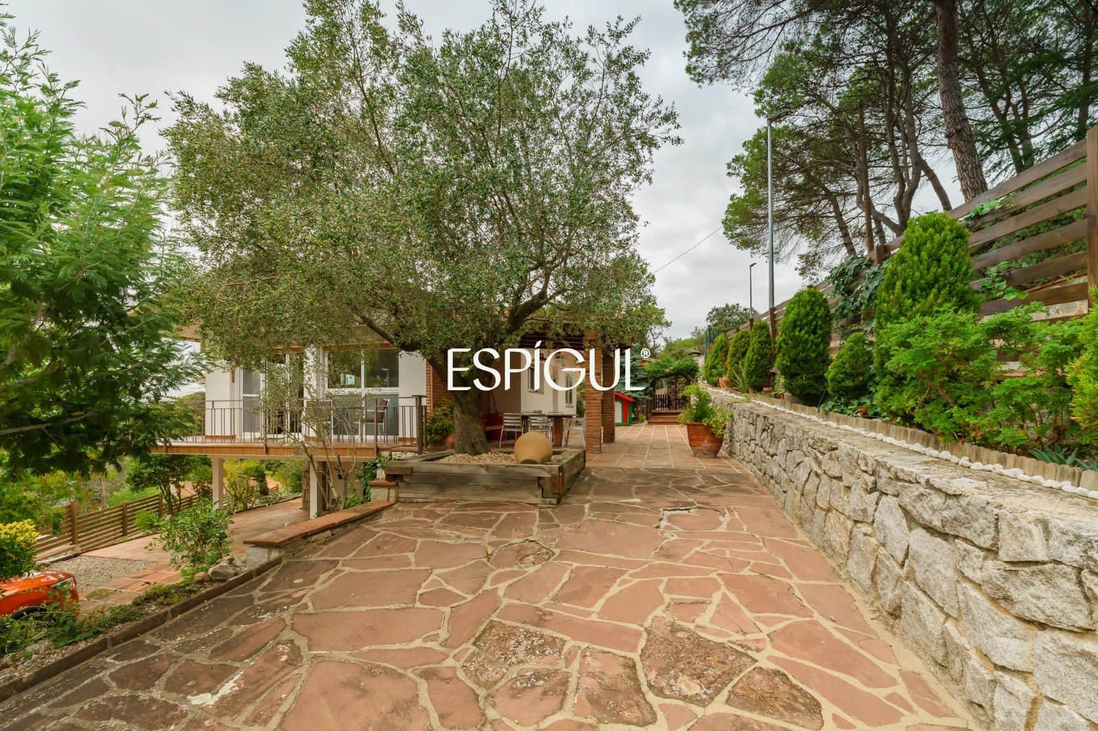 4 soveværelse Villa til salg i Vallromanes med swimmingpool garage - € 799.500 (Ref: 10135004)