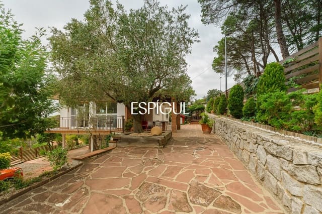 4 soveværelse Villa til salg i Vallromanes med swimmingpool garage - € 799.500 (Ref: 10135004)