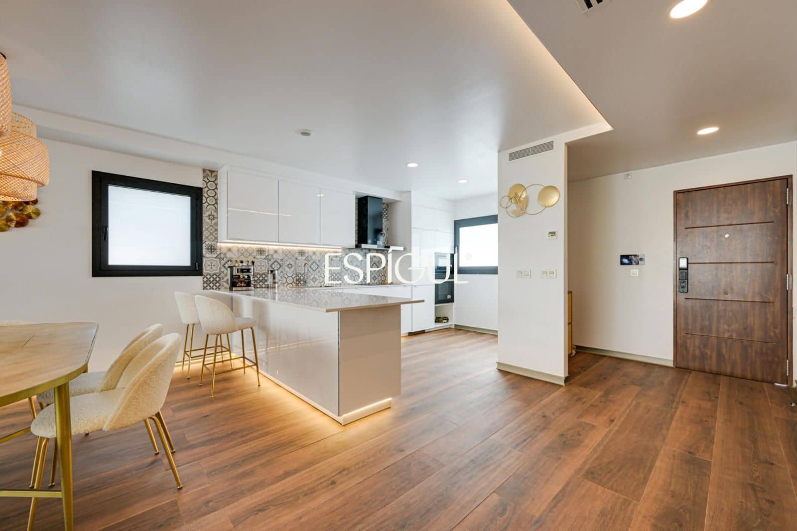 5 sypialnia Dom na sprzedaż w Montgat z garażem - 1 074 000 € (Ref: 10139975)
