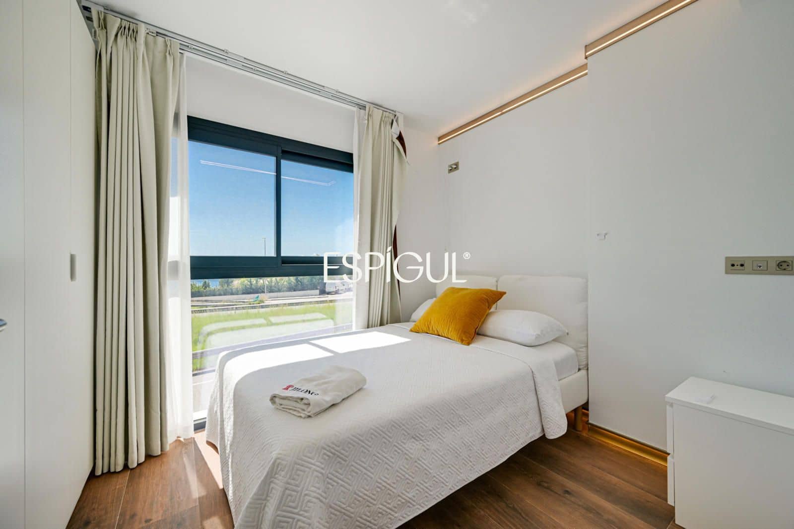 5 sypialnia Dom na sprzedaż w Montgat z garażem - 1 074 000 € (Ref: 10139975)